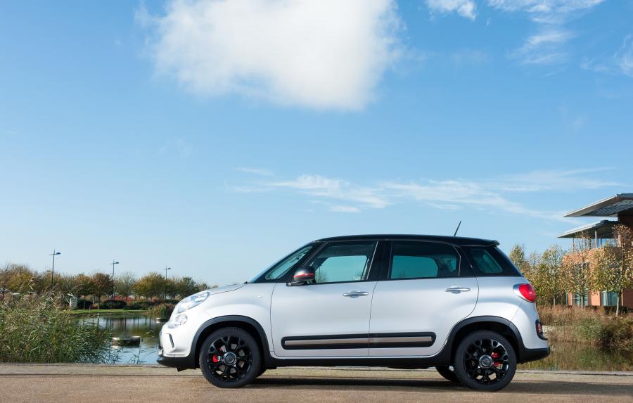  Fiat 500L Beats Edition 2014 года  (UK) (фото 8 из 27)